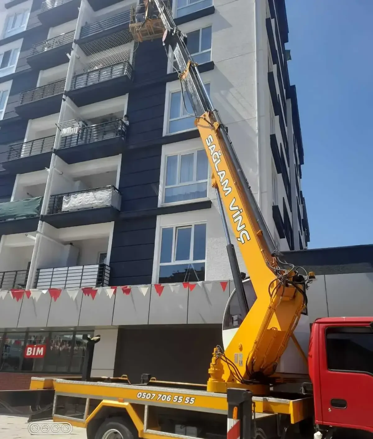 Güngören Mareşal Çakmak İnşaat İşleri İçin Sepetli Vinç Kiralama