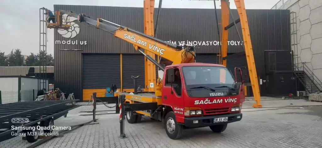 arnavutkoy-balaban-mahallesi Tabela Montajı İçin Sepetli Vinç Kiralama
